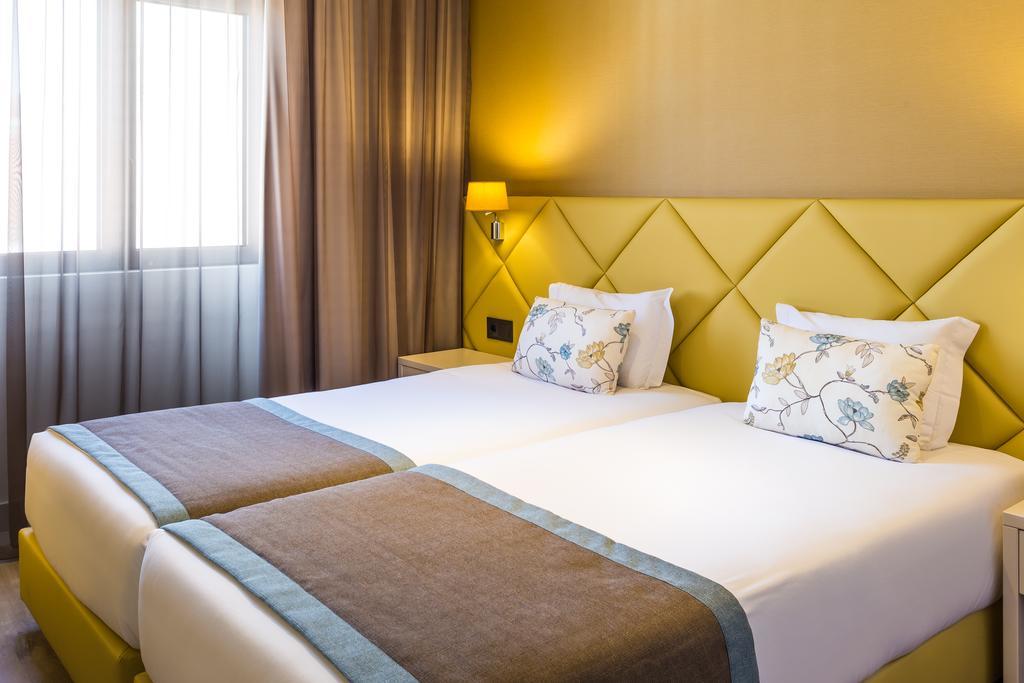Empire 3* Lisbon